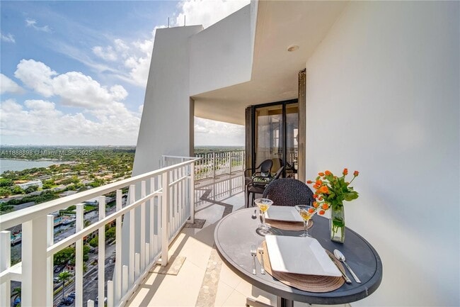 Building Photo - 4000 Towerside Terrace