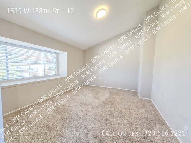 Building Photo - 1539 W 158th St