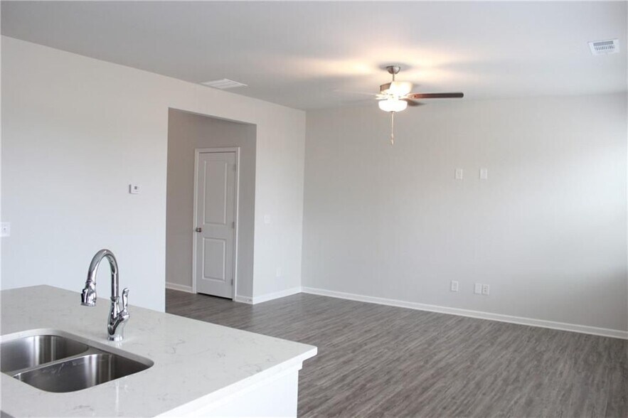 Building Photo - 82 Timber Pk Dr