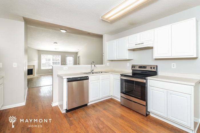 Building Photo - 7520 Old Chapel