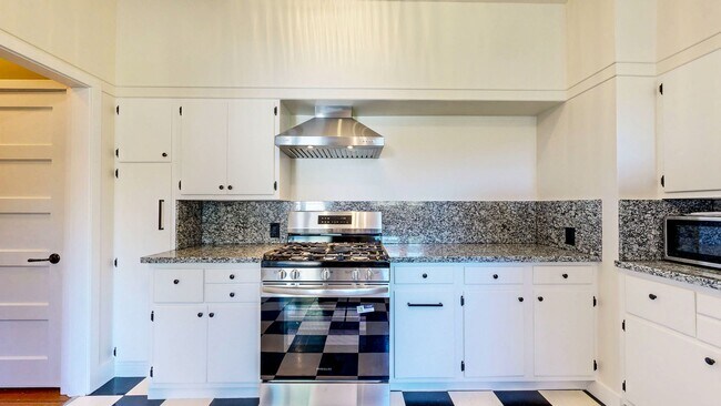 Building Photo - Experience true Wine Country Luxury living...