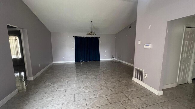 Building Photo - 742 Mink Ct