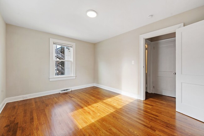 Building Photo - Remodeled 2 Bed & 1 Bath Home in Downtown Durham with Fenced yard!