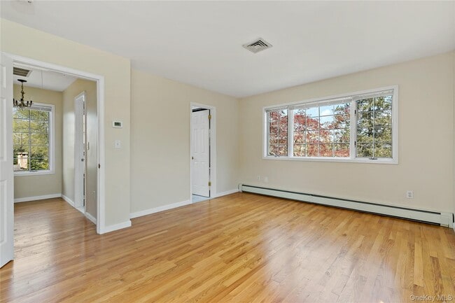 Building Photo - 830 Barberry Rd