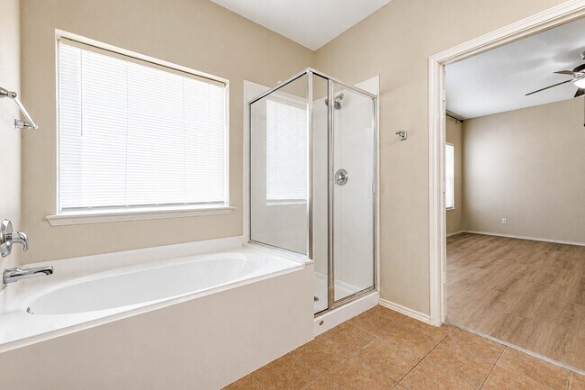 Building Photo - 10311 Whisper Bluff Dr