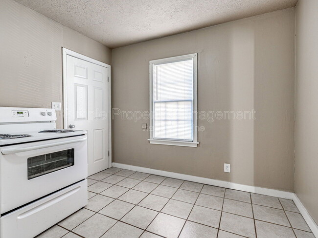 Building Photo - 4001 N Rockwell Ave