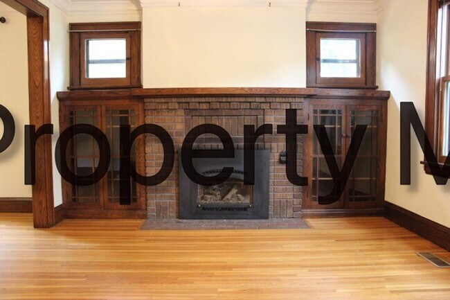 Building Photo - 618 SE 7th Ave