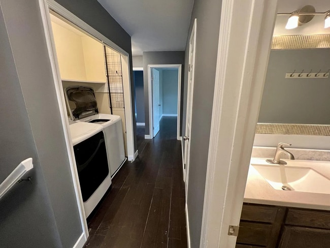 Building Photo - FOR RENT SALEM LAKES AREA VIRGINIA BEACH!