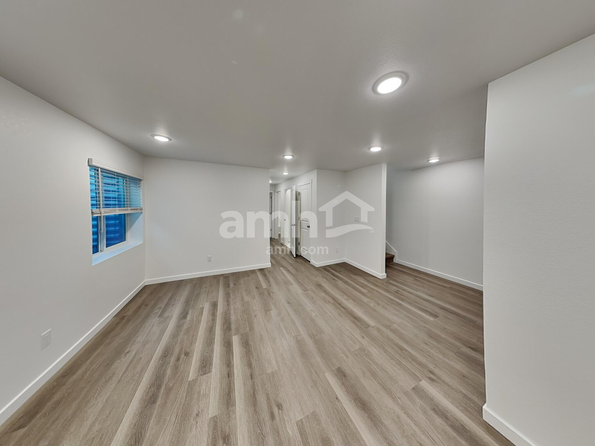 Building Photo - 324 N Addison Way