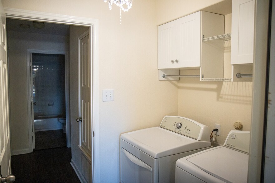 Laundry Room - 2808 Granite Cove