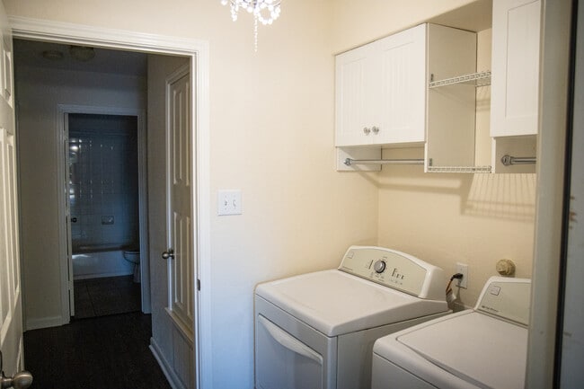 Laundry Room - 2808 Granite Cove