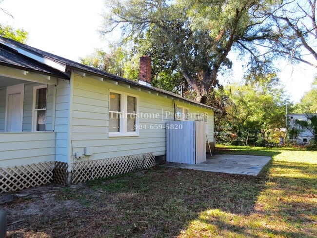 Building Photo - 1710 Thelma St