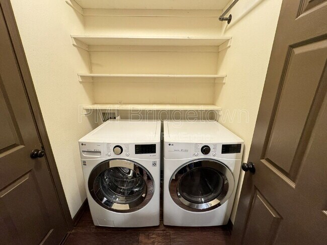 Building Photo - 3614 SE Trellis Pl