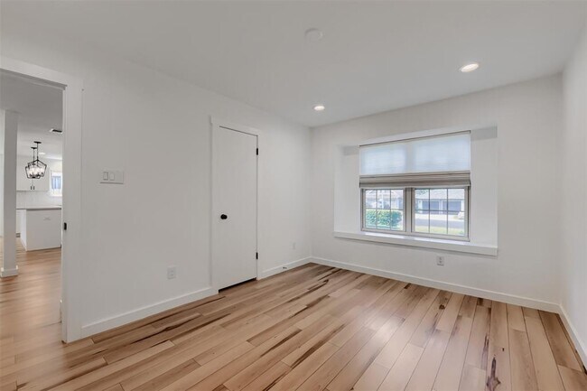 Building Photo - 2608 Piping Rock Trail
