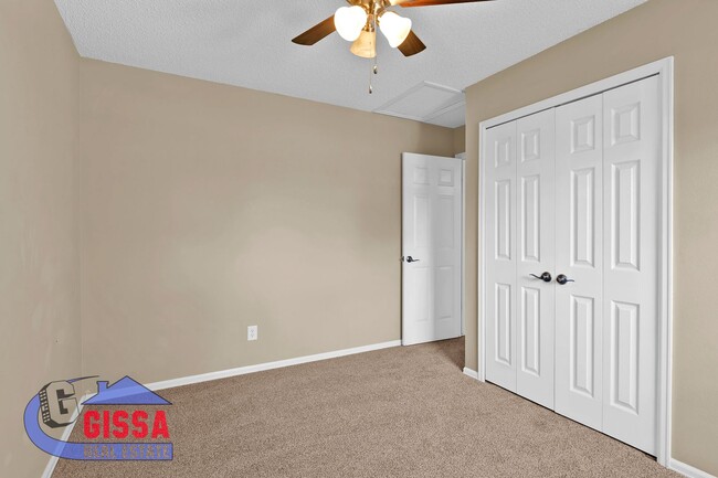 Building Photo - Beautiful home with 3 bedrooms, 2 bathroom...