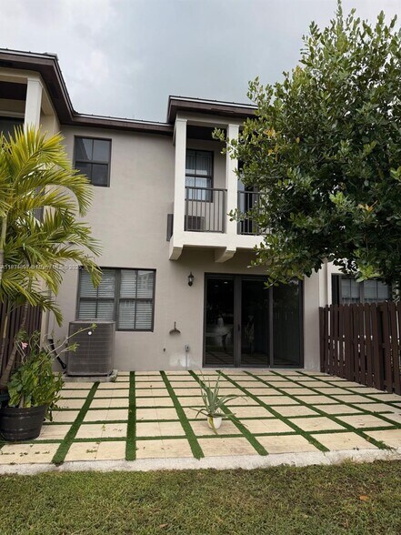 Building Photo - 5980 NW 104th Ct