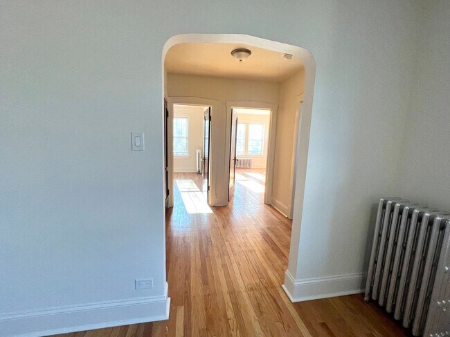 Building Photo - West Ridge Renovated Two Bedroom One Bath