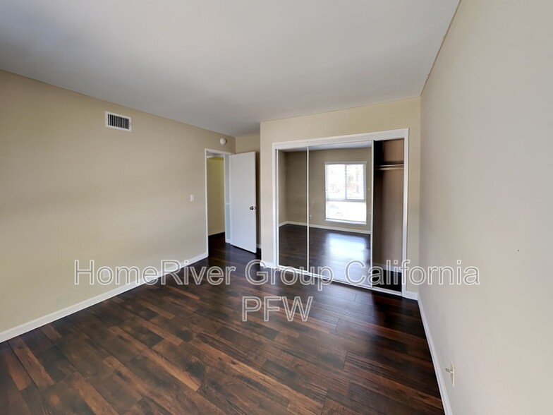Building Photo - 2862 Hillman St