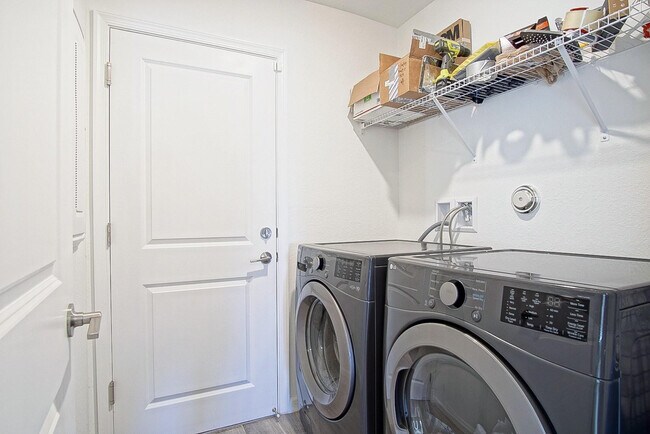 Building Photo - 973 Bent Creek Dr