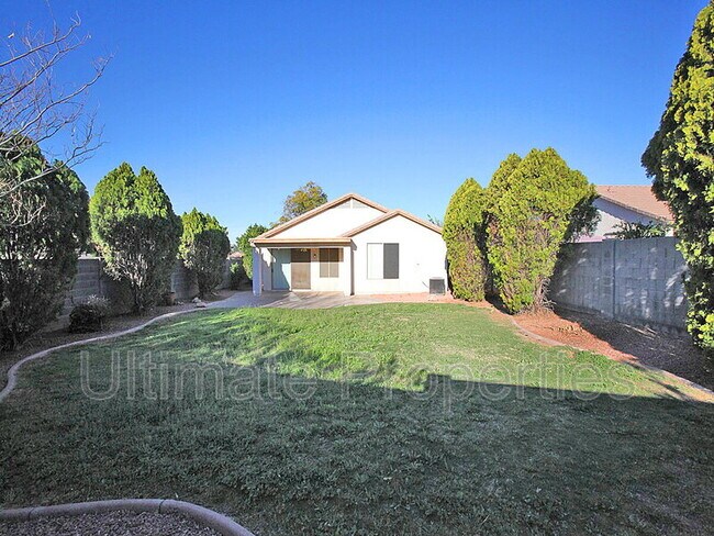 Building Photo - 8865 N 66th Dr