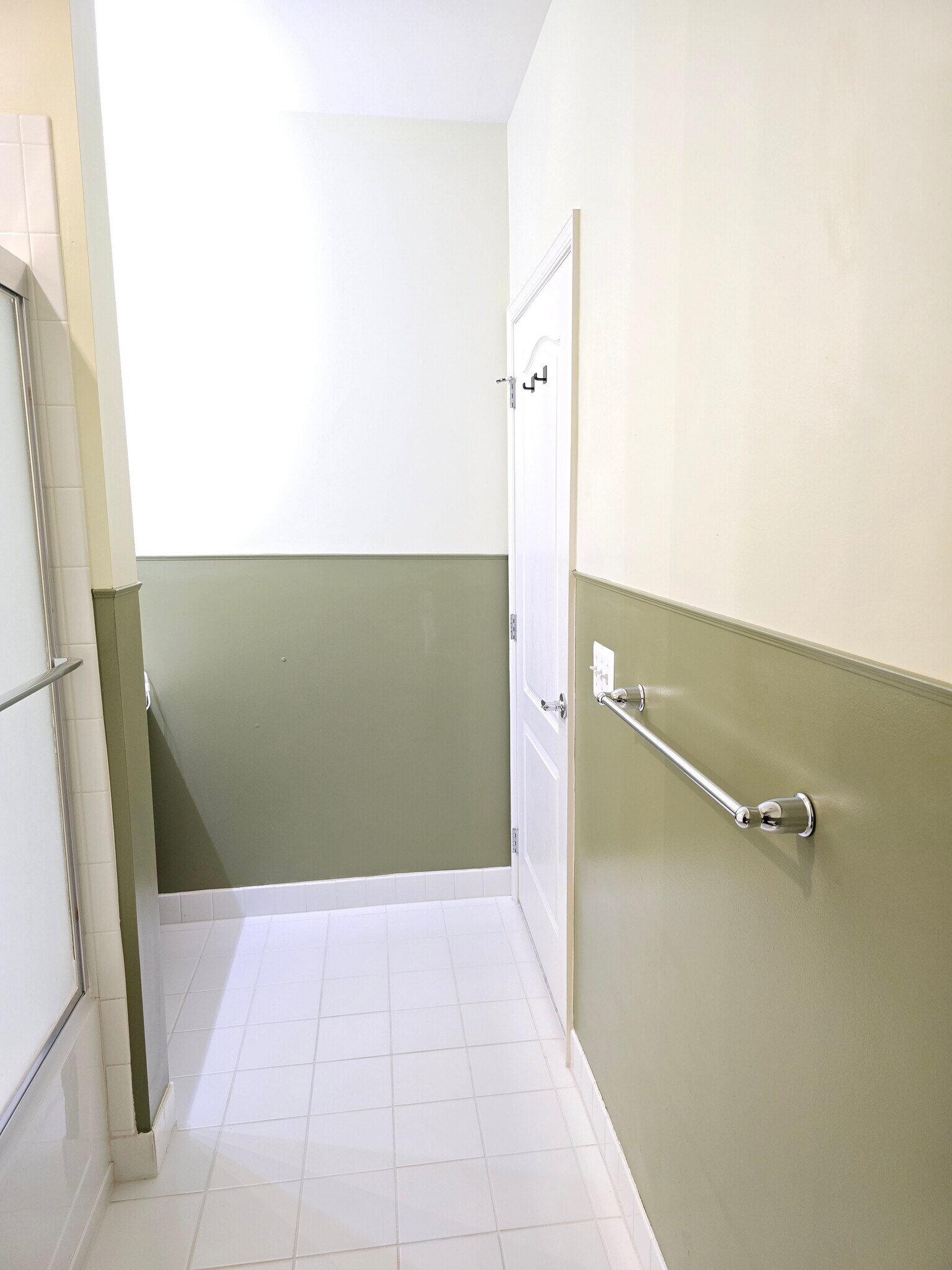 Building Photo - 350 W Elm St