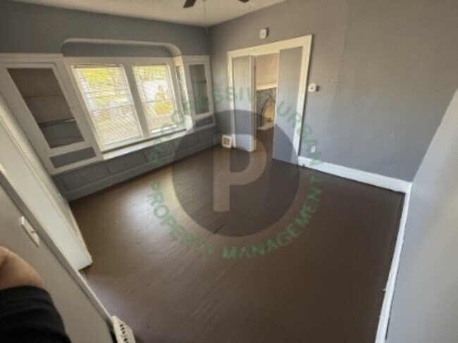 Building Photo - 3412 E 147th St