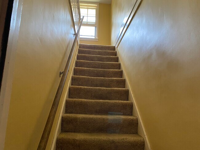 Upstarts Master bedroom - 1343 6th St S