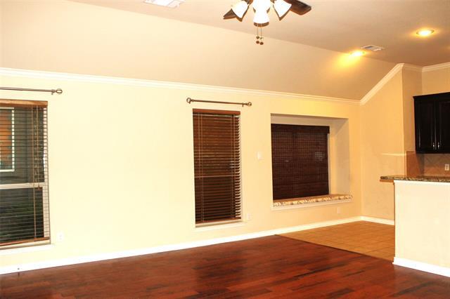 Building Photo - 13713 Blue Bell Dr