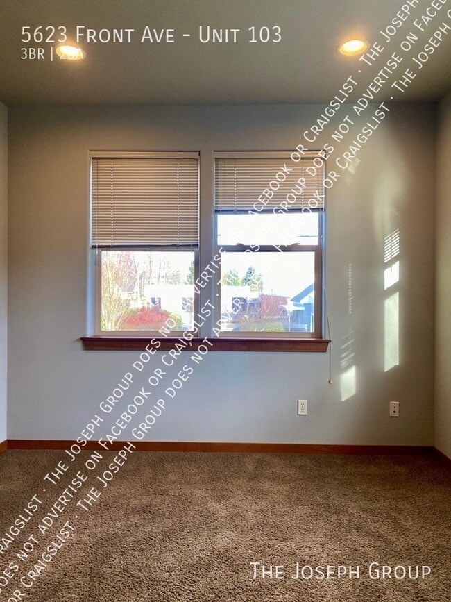 Building Photo - 5623 Front Ave