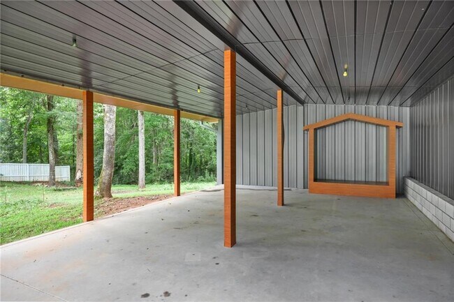 Building Photo - 410 Hickory Walk