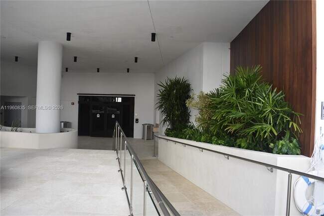 Building Photo - 6365 Collins Ave