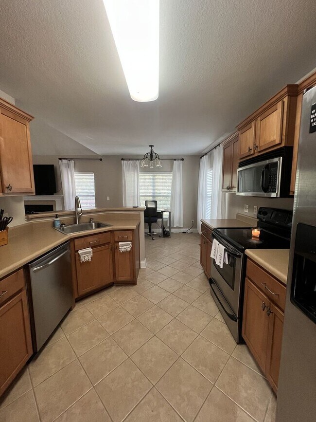 Building Photo - 7475 British Rd