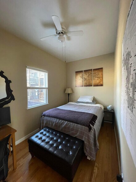 Building Photo - 3306 N Damen Ave