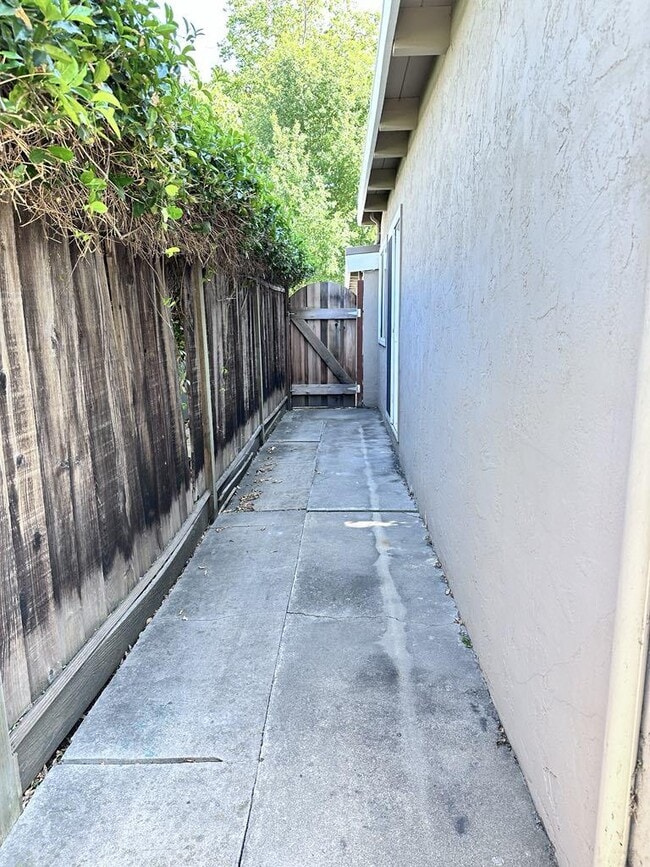 Building Photo - 3515 Shafer Dr