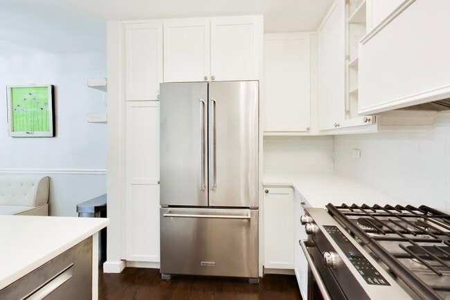 Building Photo - 1865 N Dayton St