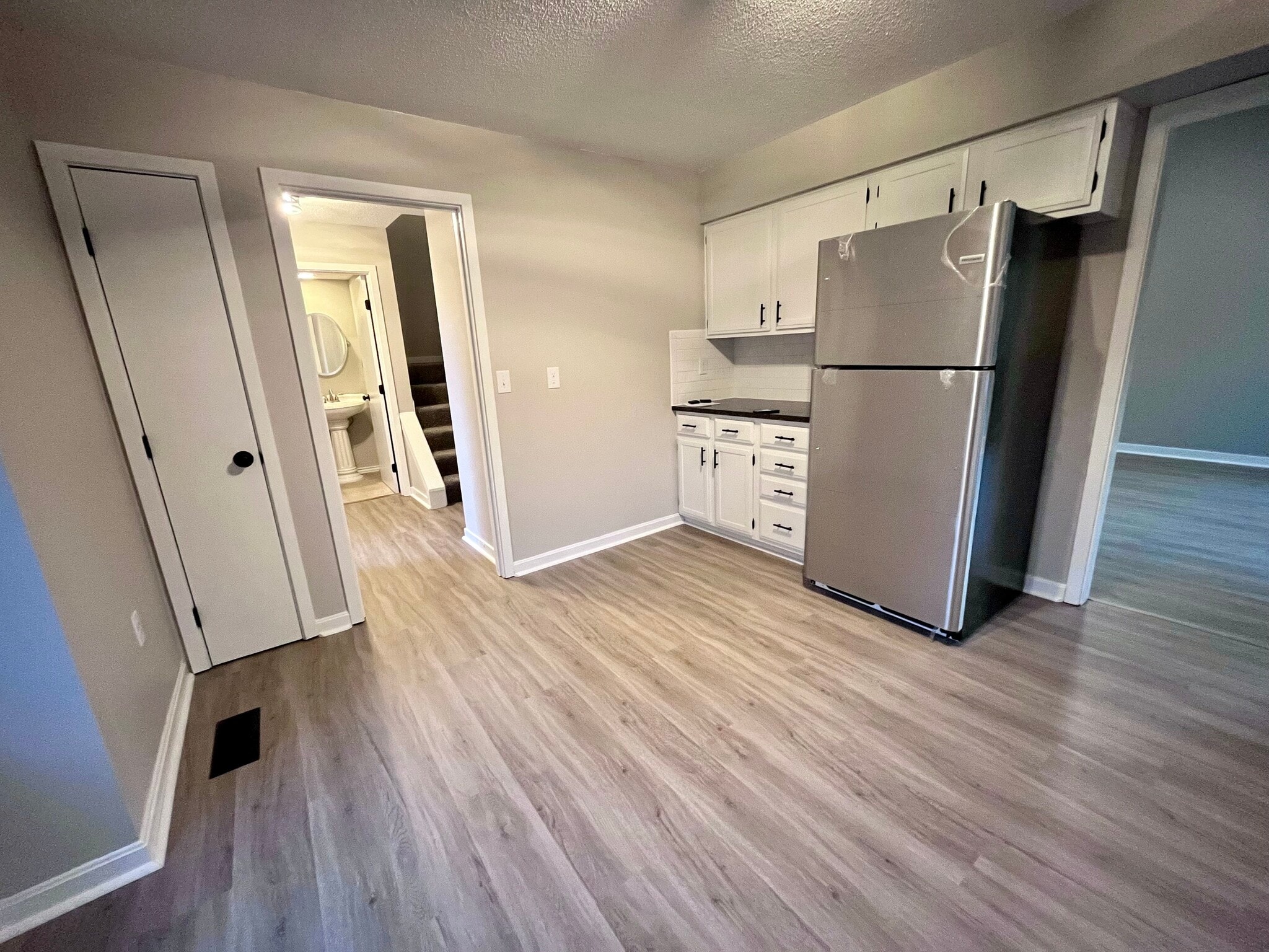 Kitchen with ss appliances - 10241 Hightower Ct