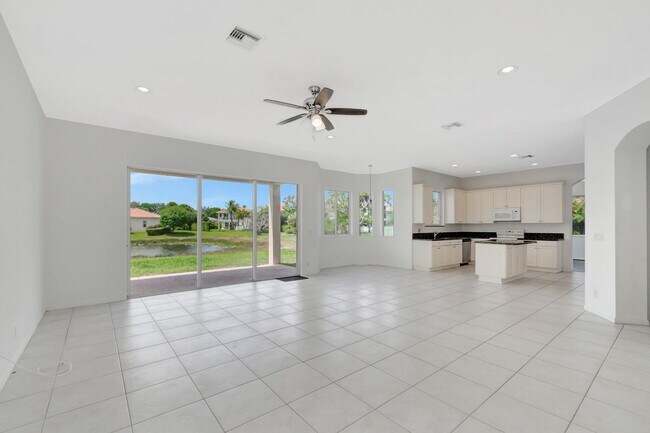 Building Photo - 11286 Regatta Ln