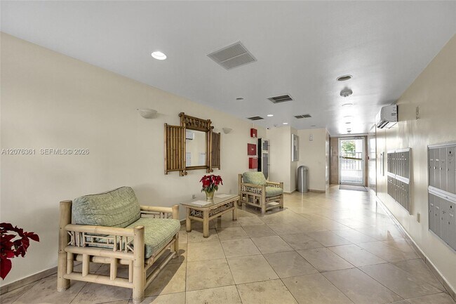 Building Photo - 7620 Carlyle Ave