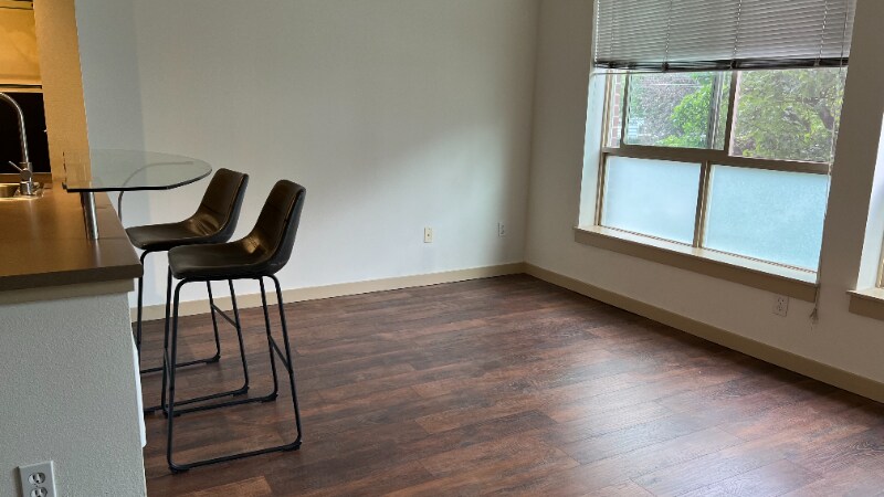 Building Photo - 1420 E Pine St