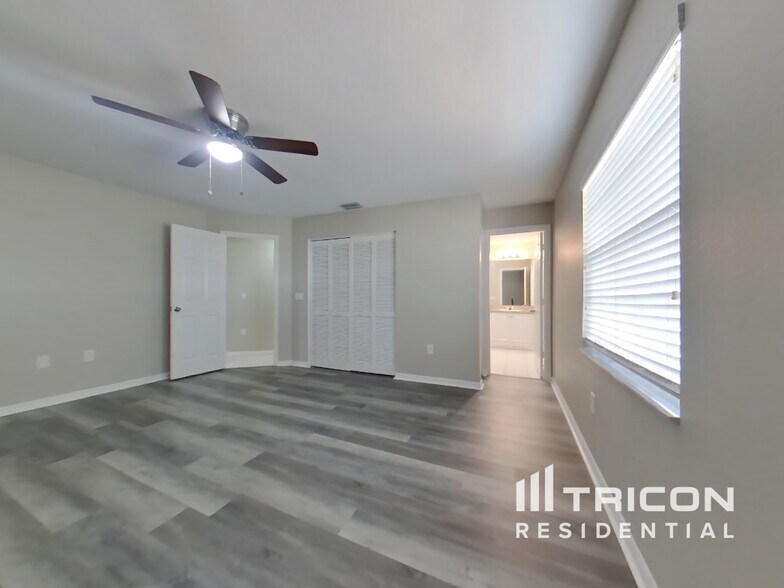 Building Photo - 25346 Palisade Rd