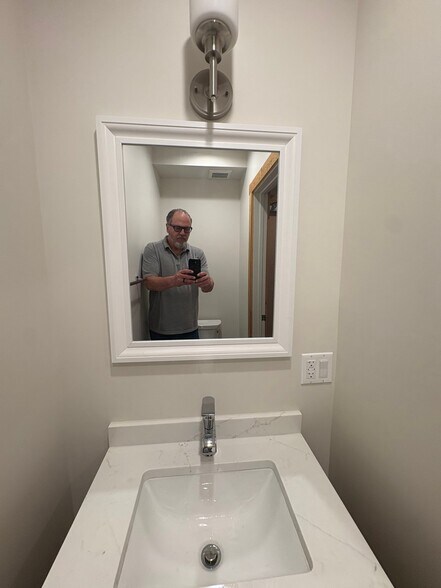 Building Photo - 4611 S Ellis Ave