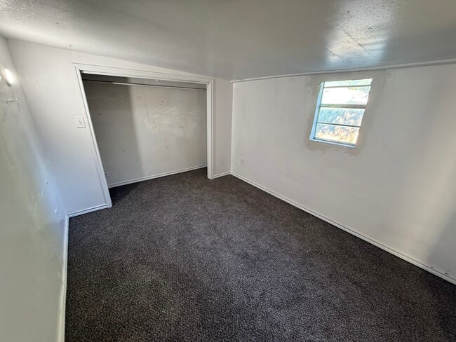 Building Photo - Lebanon rear