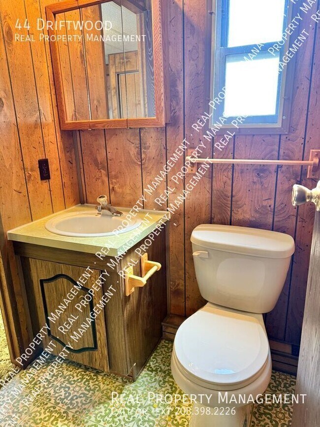 Building Photo - 44 Driftwood-