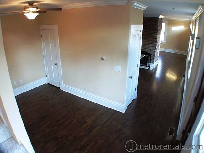 Building Photo - 264 E Kossuth St