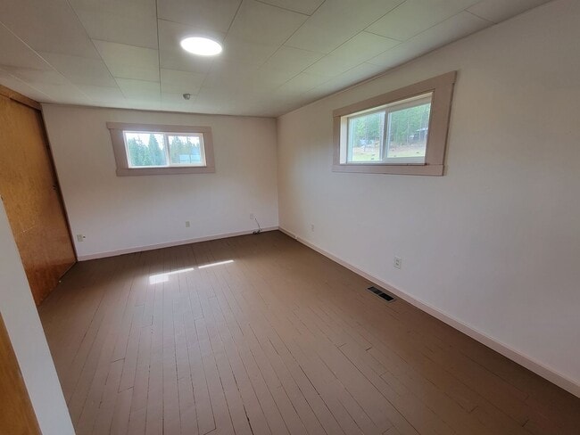 Building Photo - 5 Bedroom Home in Usk, WA