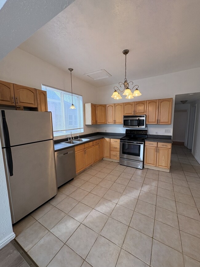 Building Photo - 830 S 300 E