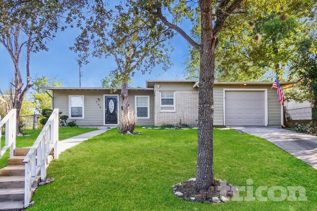 Building Photo - 706 Olney Dr