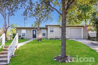 Building Photo - 706 Olney Dr
