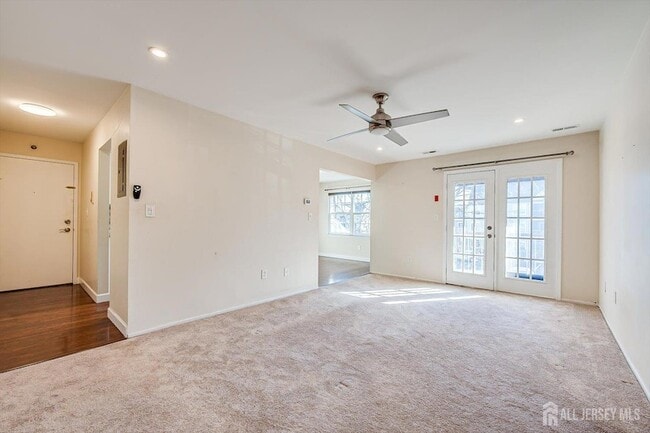 Building Photo - 1512 Green Hollow Dr