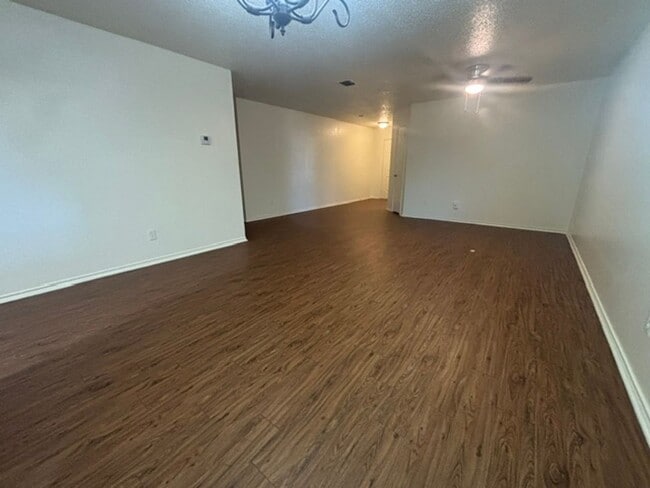 Building Photo - Beautiful Single Story Home in Eagle Mtn Saginaw Area